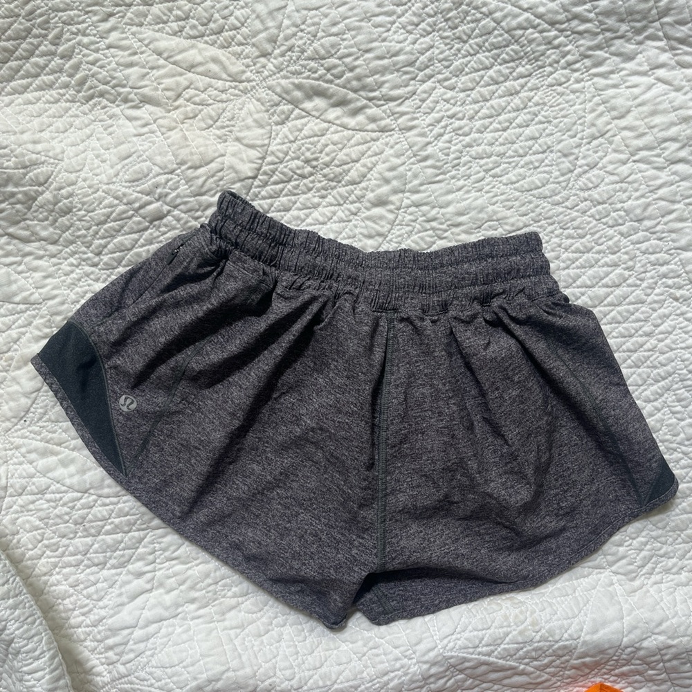 Lululemon hotty hot shorts size 4